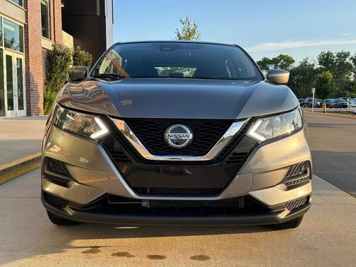 Gray 2020 Nissan Rogue Sport S