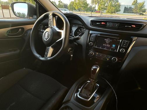 Gray 2020 Nissan Rogue Sport S
