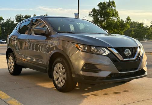Gray 2020 Nissan Rogue Sport S