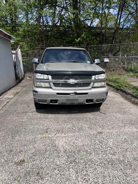 Beige 2004 Chevrolet Avalanche 1500
