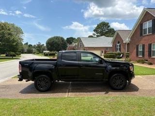Black 2020 GMC Canyon SLE