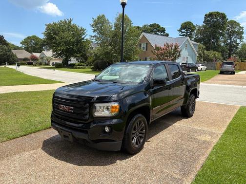 Black 2020 GMC Canyon SLE