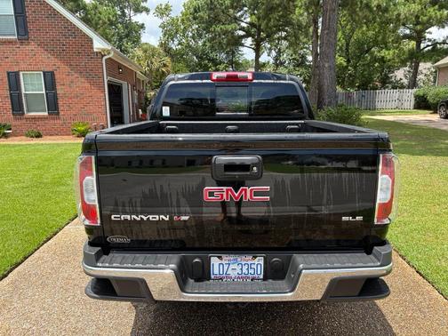 Black 2020 GMC Canyon SLE