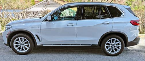 White 2021 BMW X5 PHEV xDrive45e