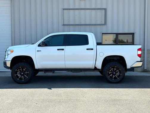 2014 Toyota Tundra SR5