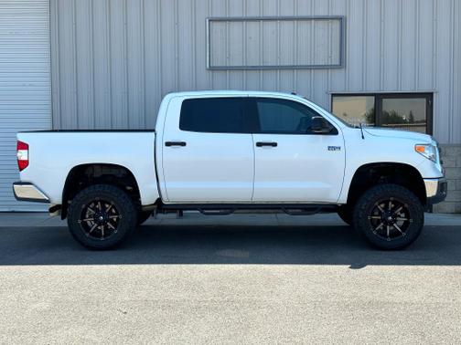 2014 Toyota Tundra SR5