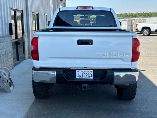 2014 Toyota Tundra SR5
