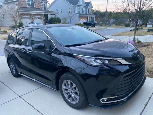 2023 Toyota Sienna XLE