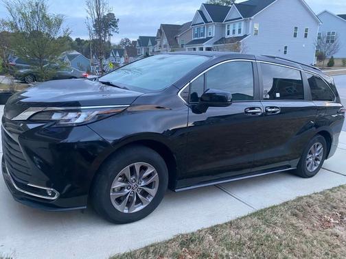 2023 Toyota Sienna XLE