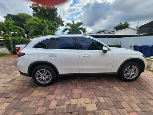 2023 Mercedes-Benz GLC 300 4MATIC