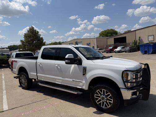 White 2018 Ford F-250 Lariat