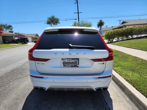 Photo 3 of 9 of 2019 Volvo XC60 T5 Inscription