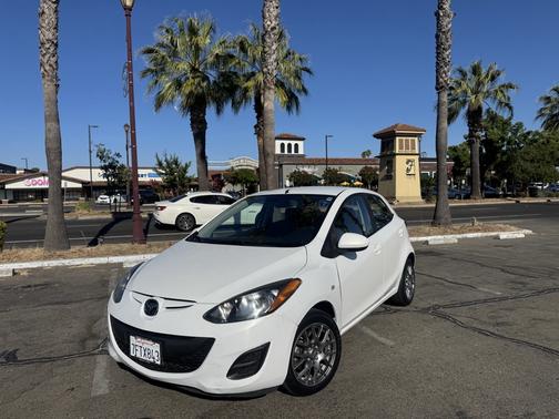 2014 Mazda Mazda2 Sport