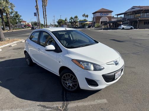 2014 Mazda Mazda2 Sport