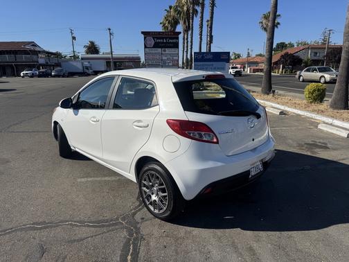 2014 Mazda Mazda2 Sport