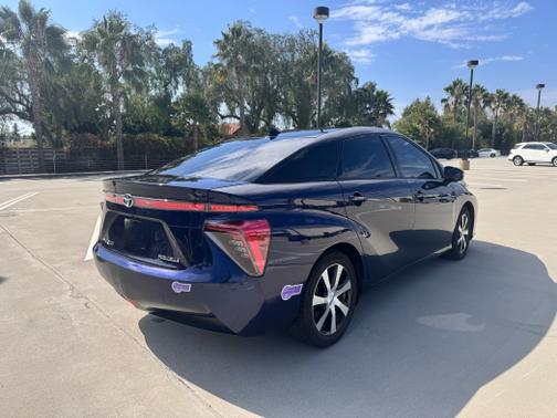 2018 Toyota Mirai Base