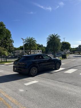 2023 Porsche Cayenne Platinum Edition Coupe AWD