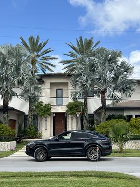 2023 Porsche Cayenne Platinum Edition Coupe AWD