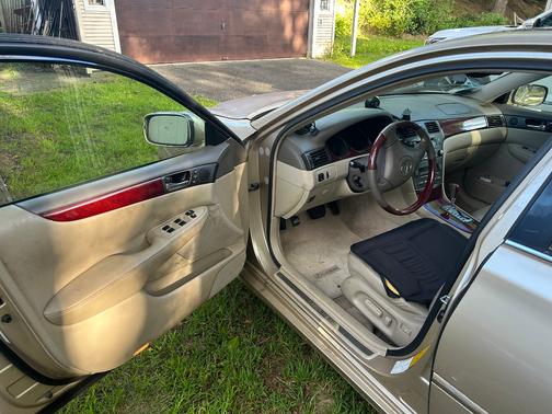 Beige 2002 Lexus ES 300 Base
