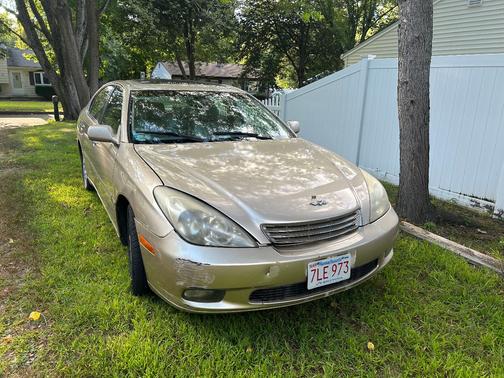Beige 2002 Lexus ES 300 Base