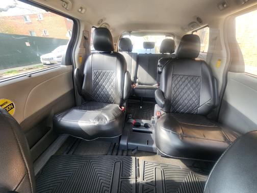 2014 Toyota Sienna SE