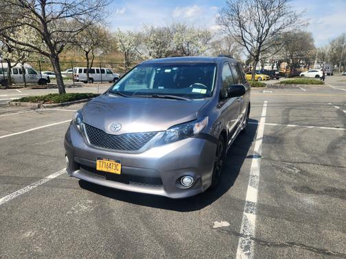 2014 Toyota Sienna SE