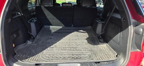 Red 2018 Ford Explorer XLT