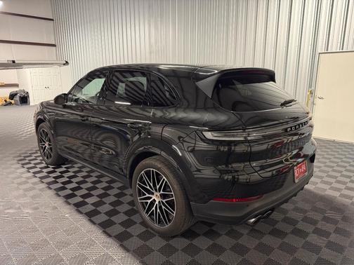 Black 2025 Porsche Cayenne Cayenne