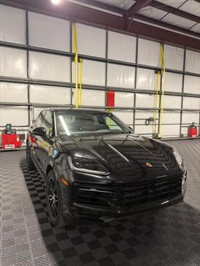 Black 2025 Porsche Cayenne Cayenne