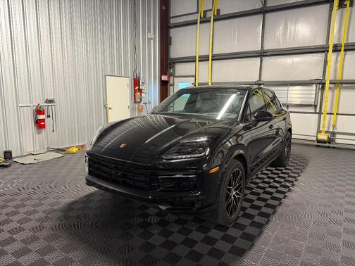Black 2025 Porsche Cayenne Cayenne