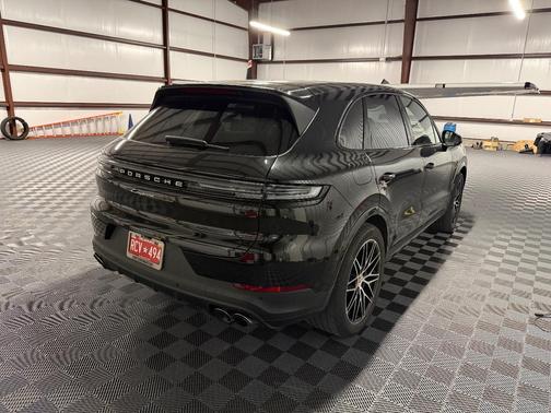 Black 2025 Porsche Cayenne Cayenne