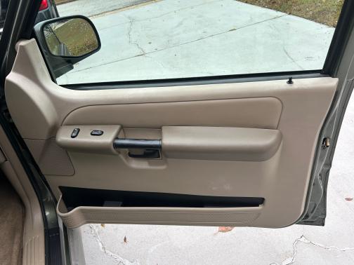2003 Ford Explorer Sport XLT