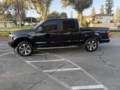 Black 2018 Ford F-150 XLT
