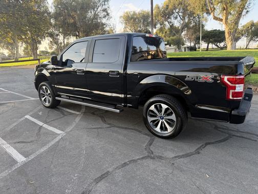 Black 2018 Ford F-150 XLT