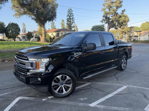 Black 2018 Ford F-150 XLT