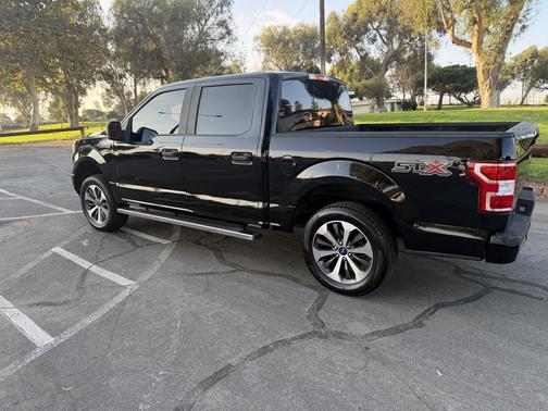 Black 2018 Ford F-150 XLT