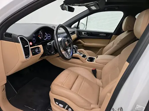 White 2019 Porsche Cayenne Cayenne