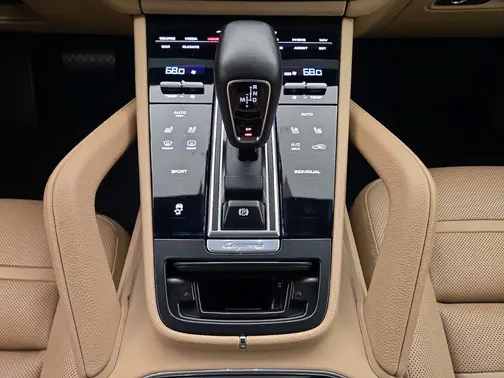 White 2019 Porsche Cayenne Cayenne