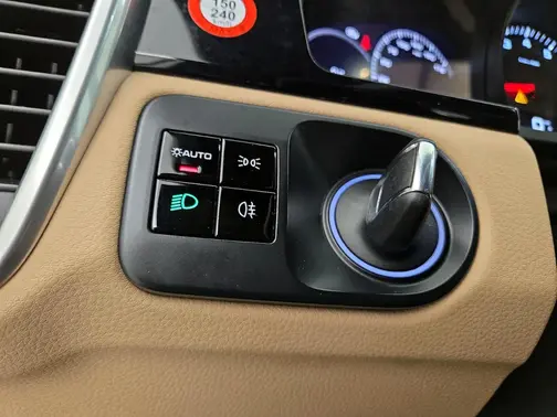 White 2019 Porsche Cayenne Cayenne