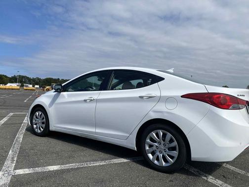 2011 Hyundai ELANTRA GLS