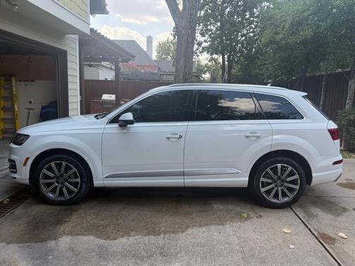 White 2018 Audi Q7 3.0T Prestige