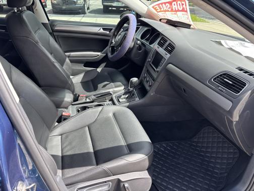 2017 Volkswagen Golf TSI Wolfsburg Edition 4-Door