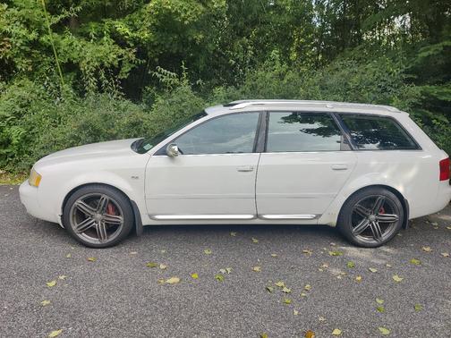 White 2002 Audi S6 Avant