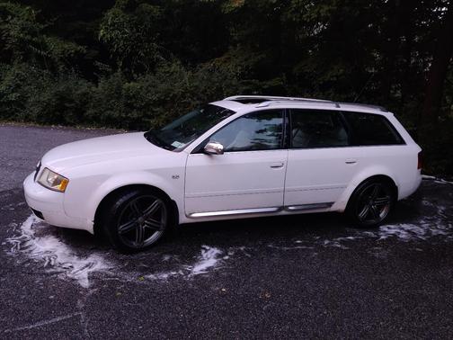 White 2002 Audi S6 Avant