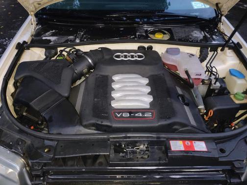White 2002 Audi S6 Avant