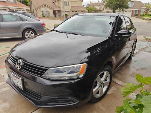 Black 2012 Volkswagen Jetta TDI