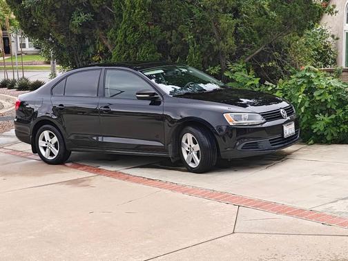 Black 2012 Volkswagen Jetta TDI