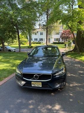 Blue 2020 Volvo S60 T5 Momentum