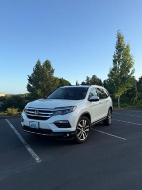 White 2016 Honda Pilot Elite