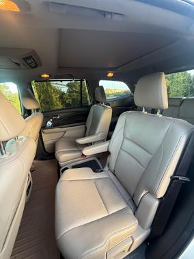 White 2016 Honda Pilot Elite